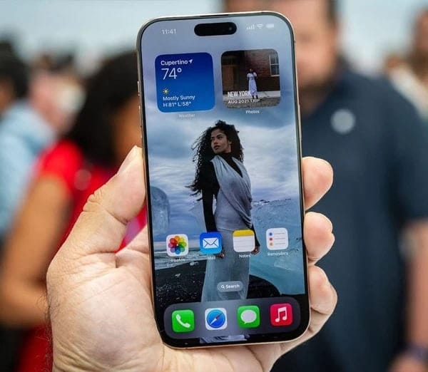 هاتف iPhone 16 Pro