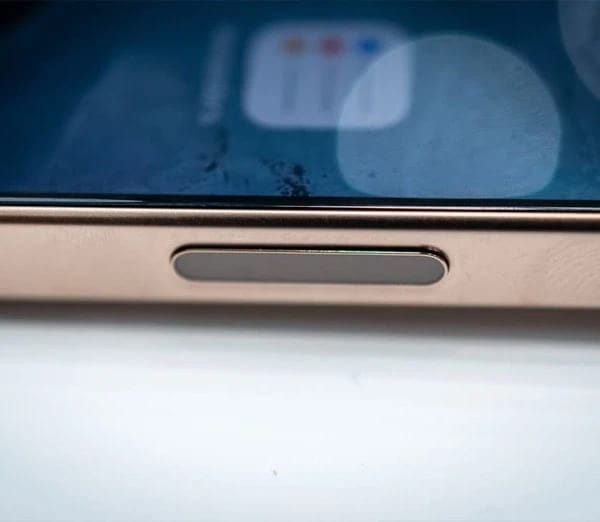 هاتف iPhone 16 Pro