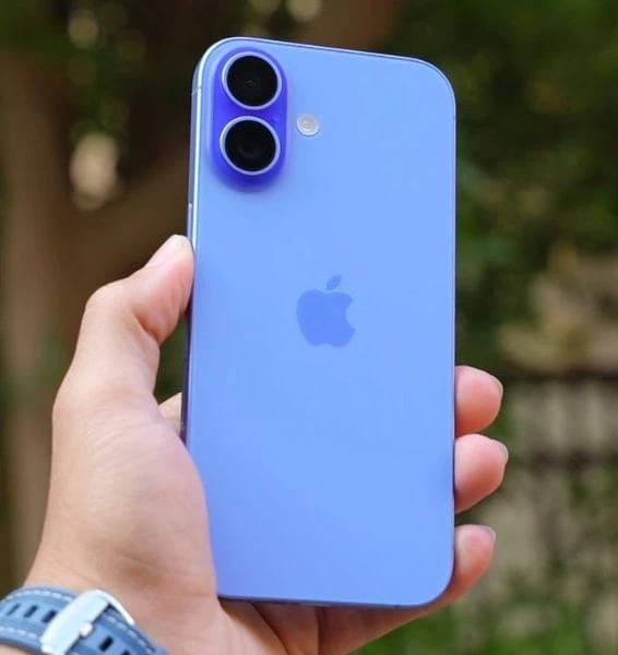 هاتف iPhone 16