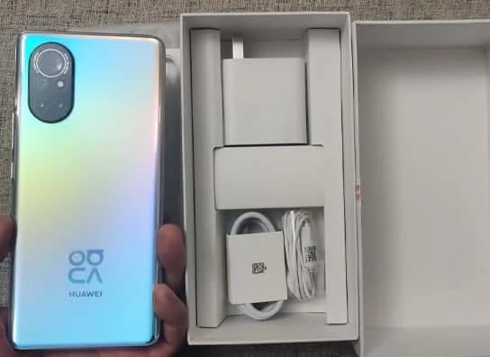 هاتف Huawei Nova 8 5G