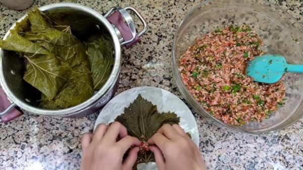 طاجن ورق العنب بالكوارع