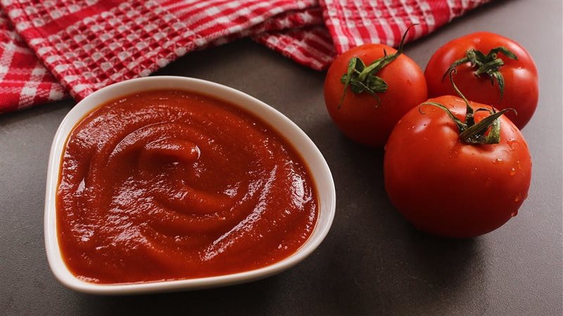 عمل الكاتشب في المنزل بصلصة الطماطم