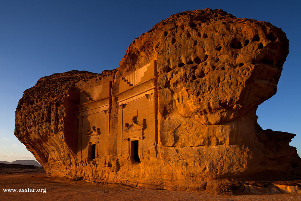 البيوت المنحوتة في الصخور