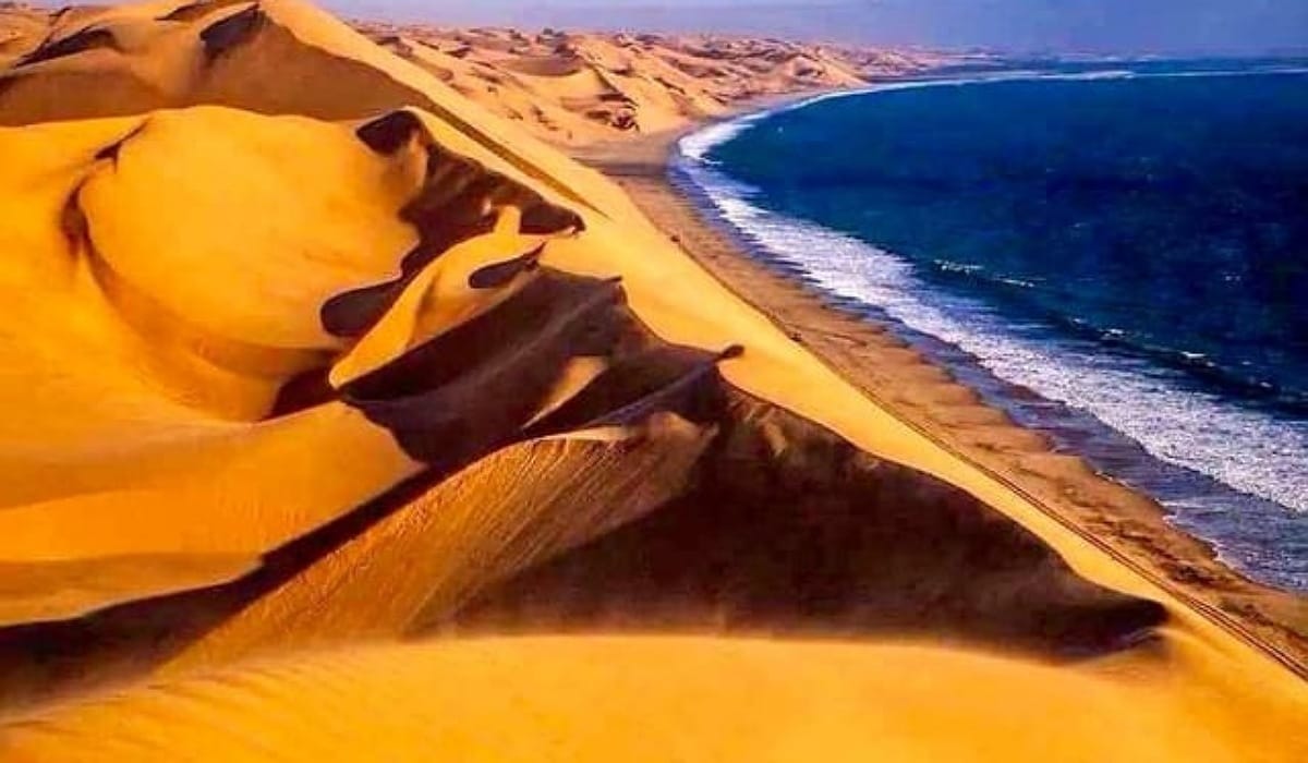 صحراء ناميب – ناميبيا: رحلة ساحرة في قلب أقدم صحاري العالم