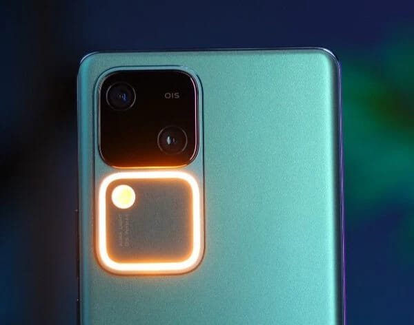 هاتف Vivo V30 