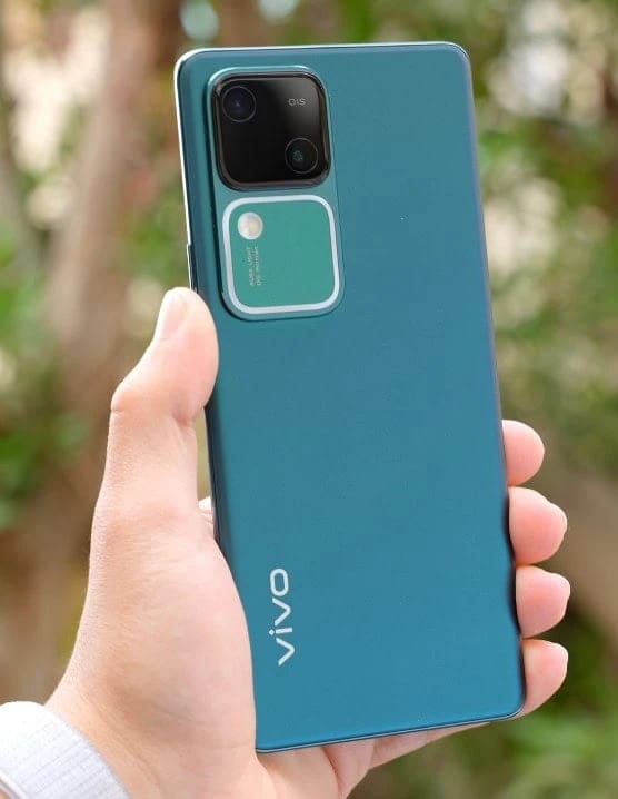 هاتف Vivo V30 