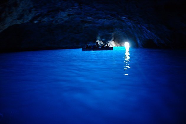 الكهف الأزرق (Blue Grotto)
