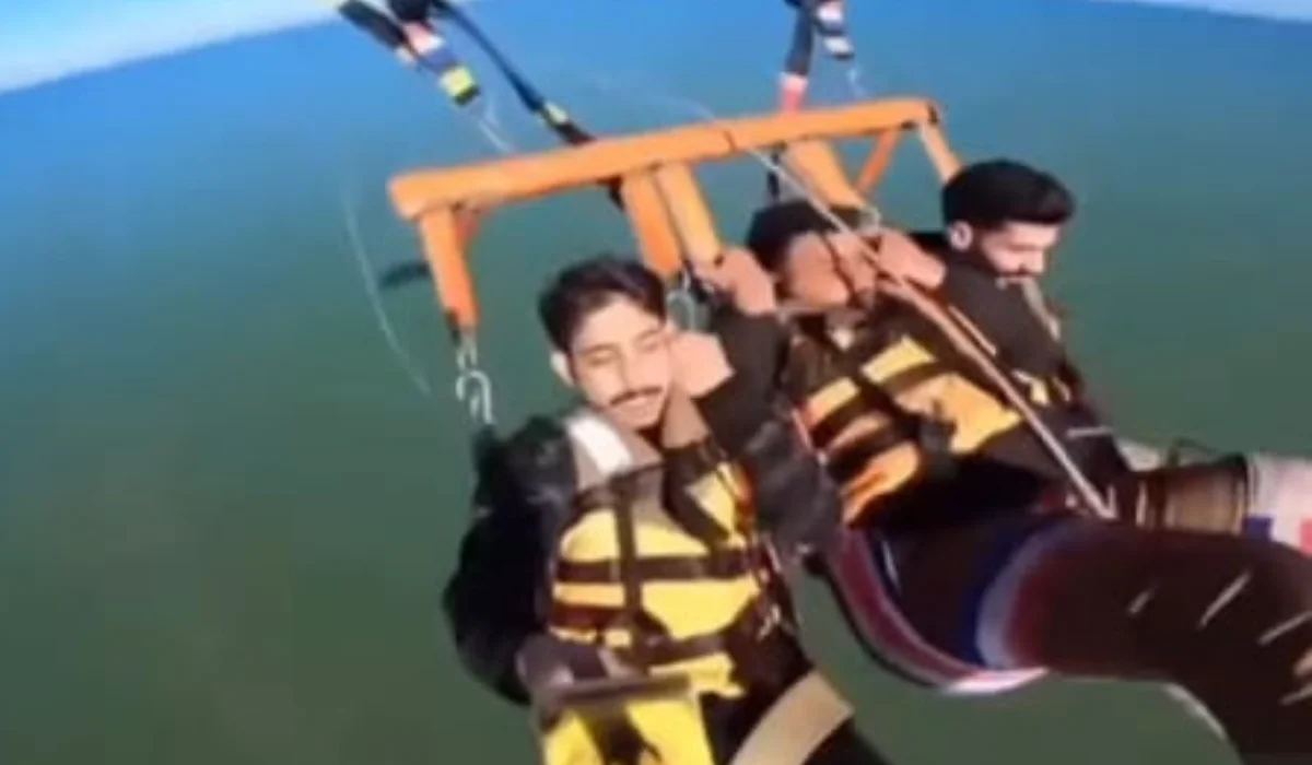 تجربة الباراسيلنج أو الطيران الشراعي المربوط