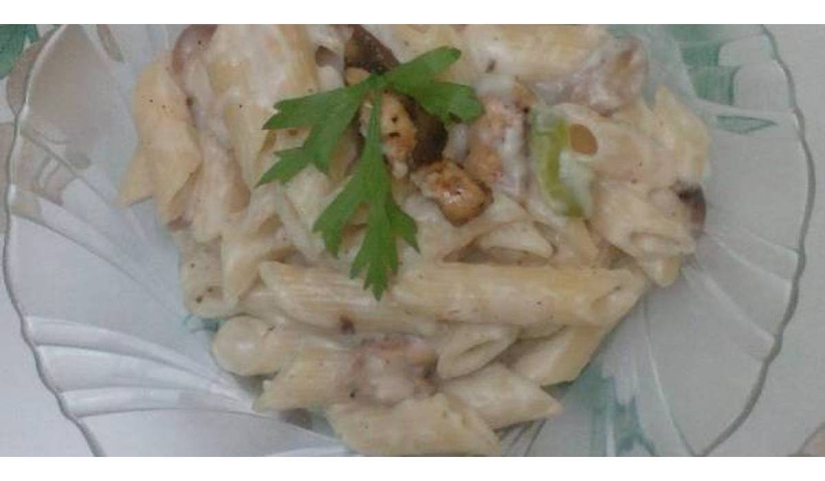خطوات بسيطة لطبق مكرونة بالمشروم والوايت صوص مذهل