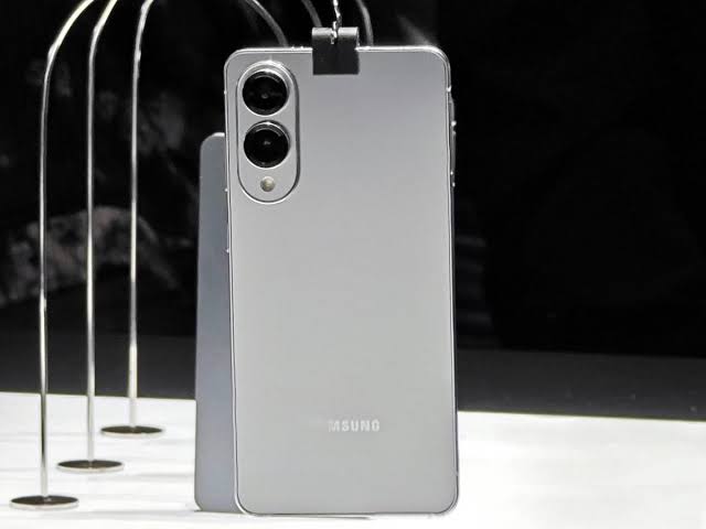 هاتف Samsung Galaxy S25 Edge 