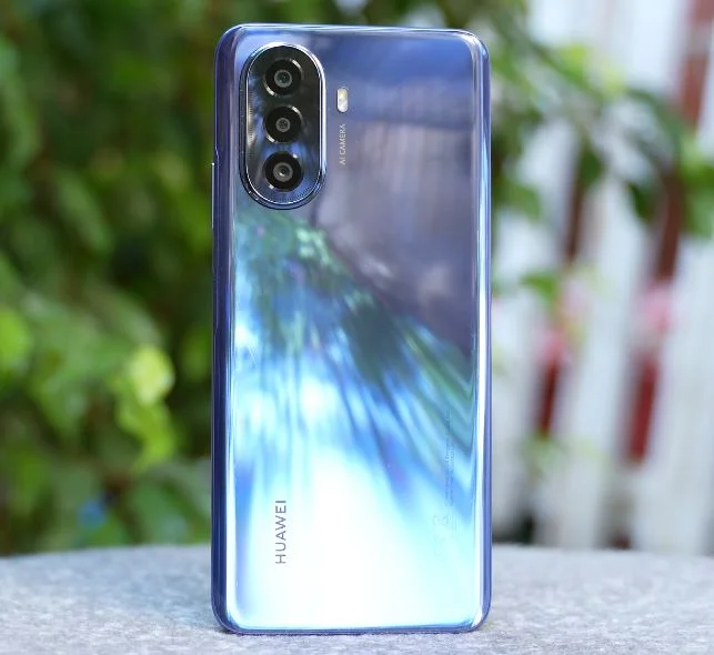 هاتف Huawei Nova Y70